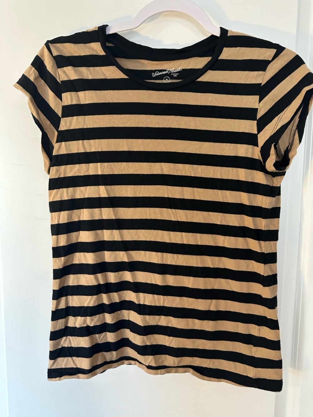 Universal Threads Medium Juniors Havana Black & Tan Striped Crewneck Tee